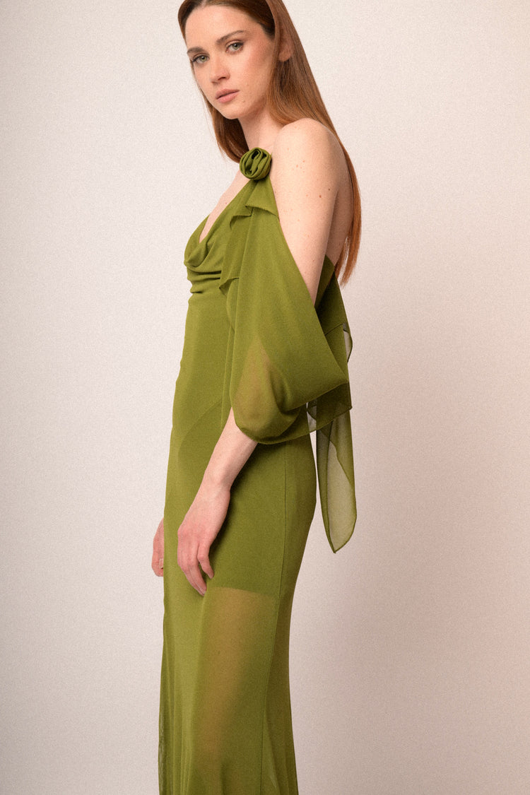 Abito lungo in tulle verde pistacchio con rosa 3D