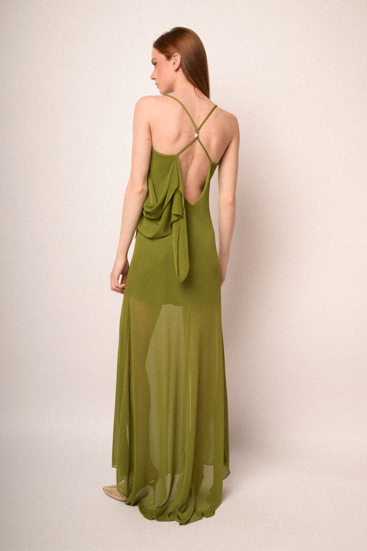 Abito lungo in tulle verde pistacchio con rosa 3D