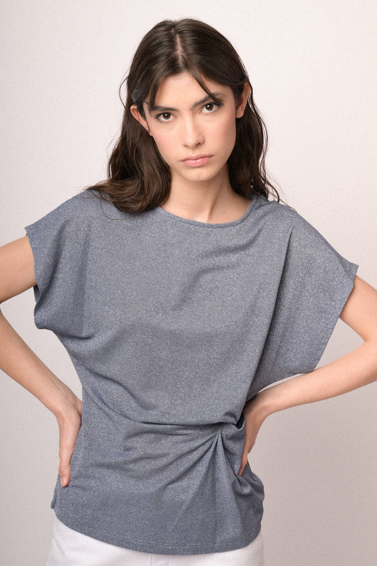 T-shirt in maglia lurex blu con nodo