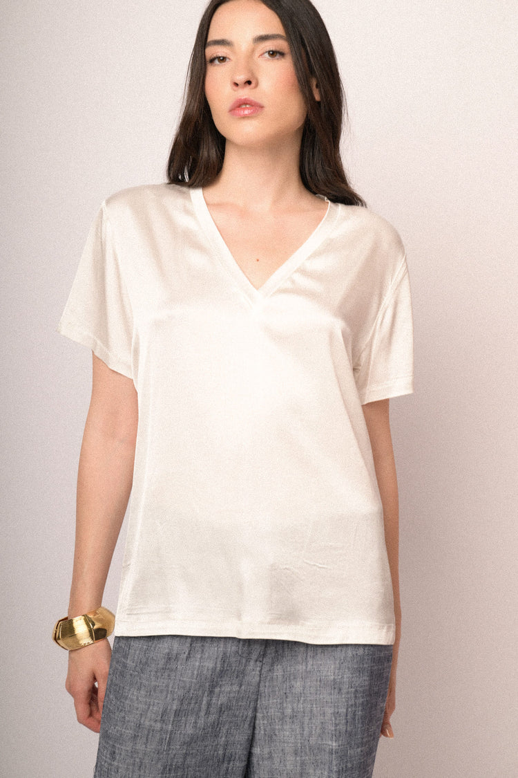 T-shirt basic in raso di viscosa bianco con scollo a V