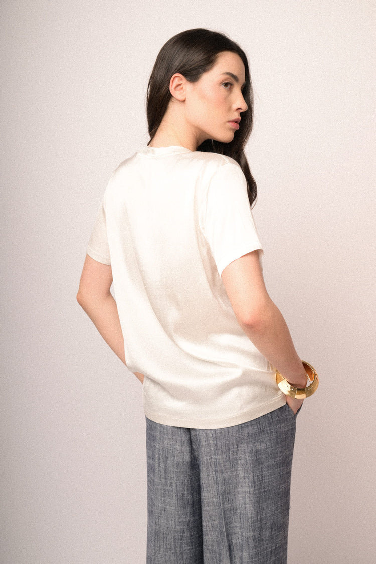 T-shirt basic in raso di viscosa bianco con scollo a V