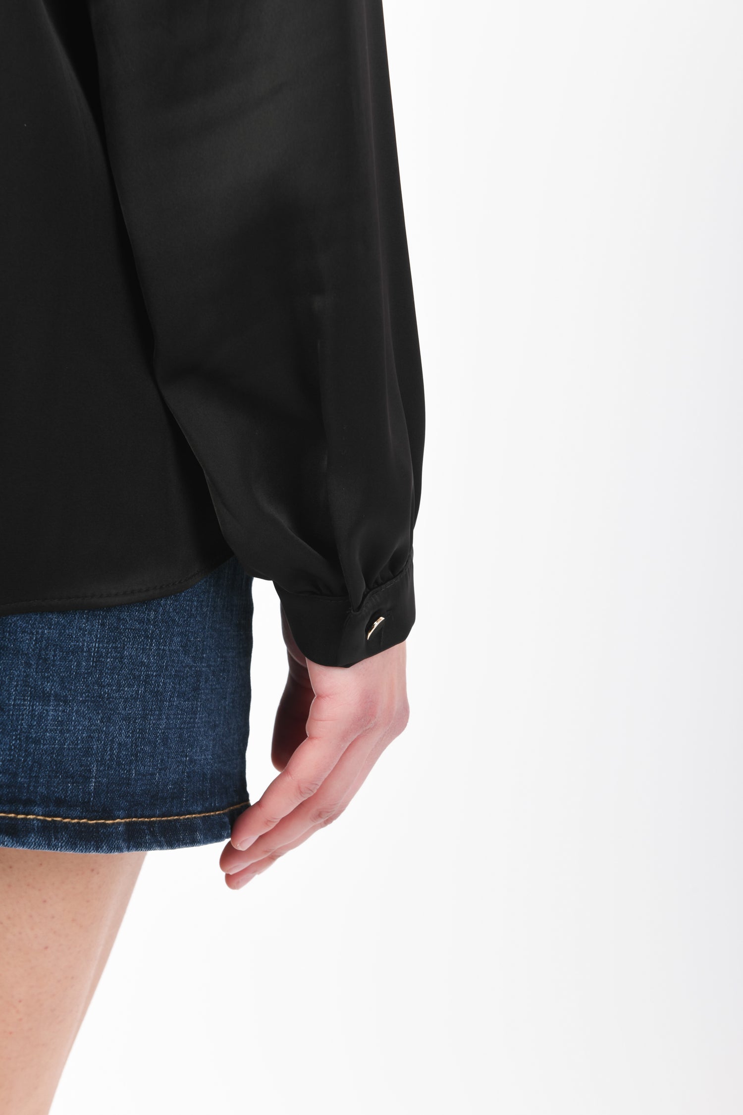 M9918NE-24_4_5_0ed6e6be-e2c7-4555-8d67-6d9734a4b00f