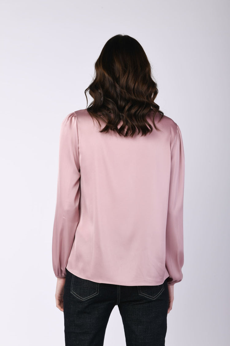 Blusa in raso con scollo a goccia