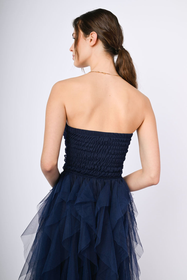 Abito lungo in tulle con volants