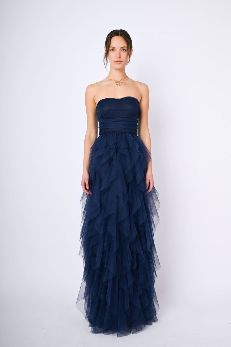 Abito lungo in tulle con volants