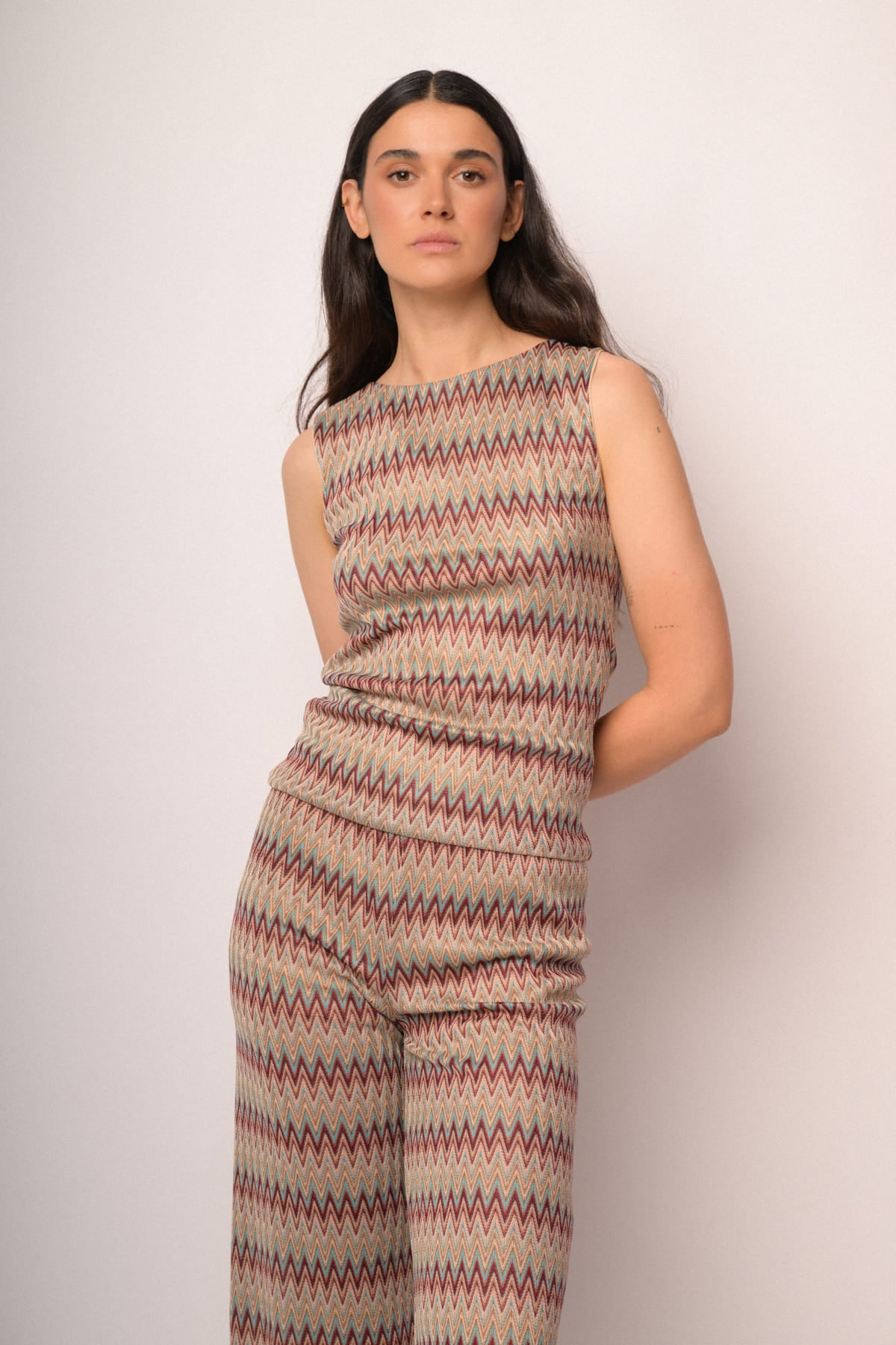 Top multicolor a motivo zig-zag