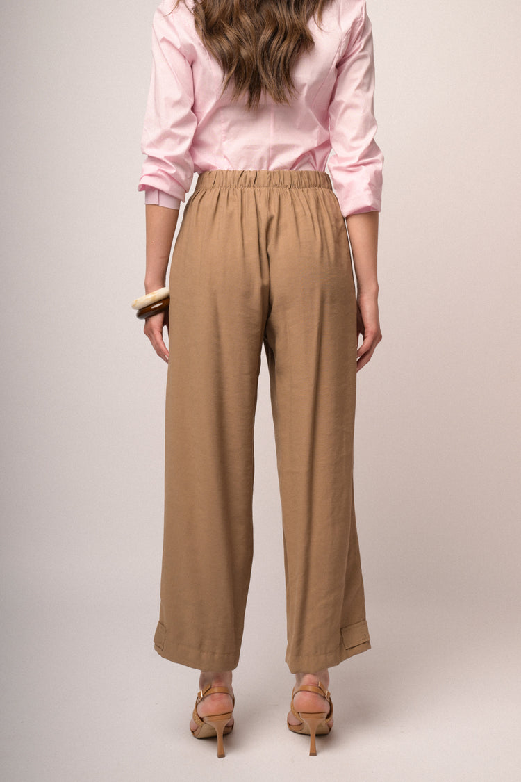 Pantaloni baggy con bottoni