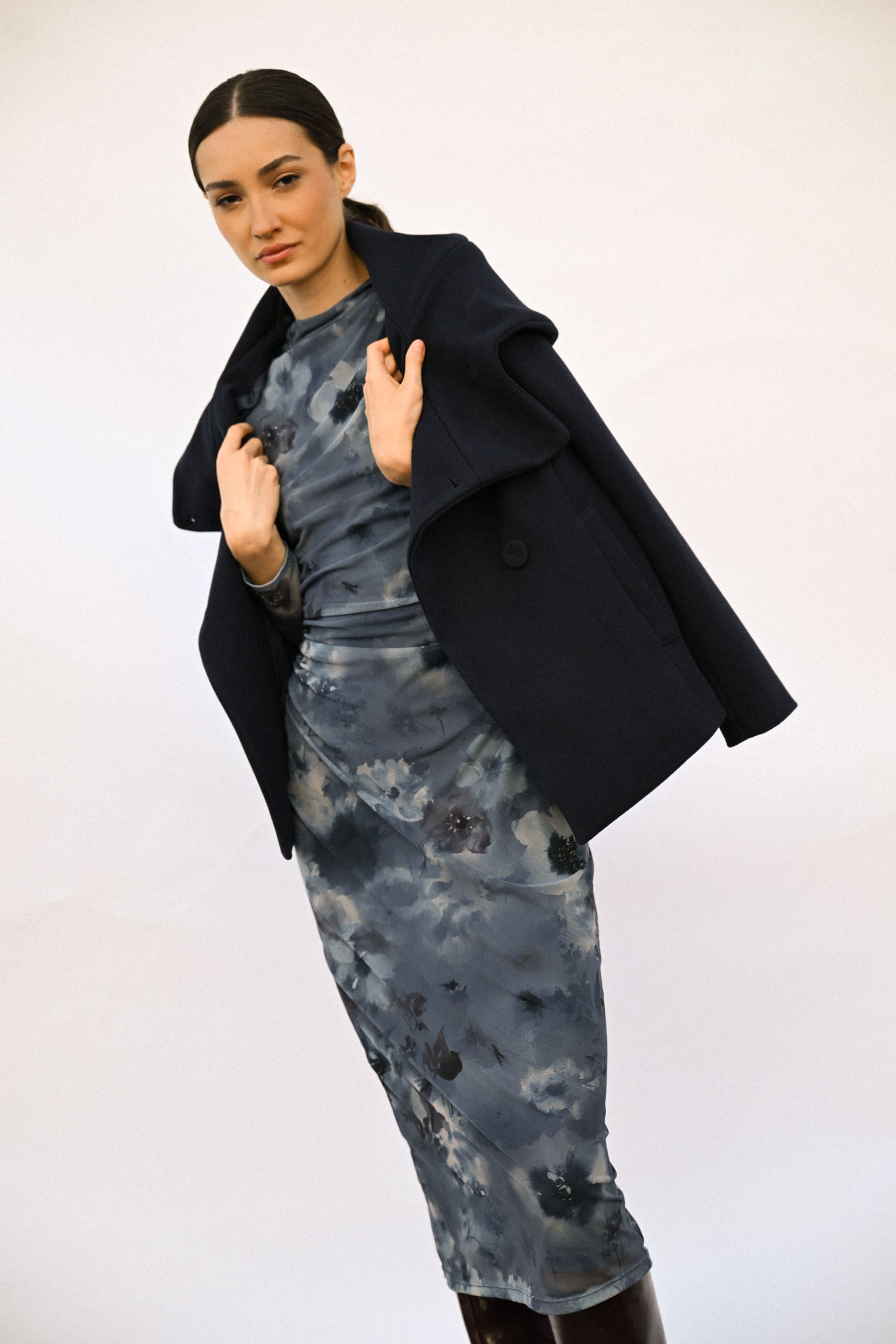 Abito midi arricciato a stampa floreale