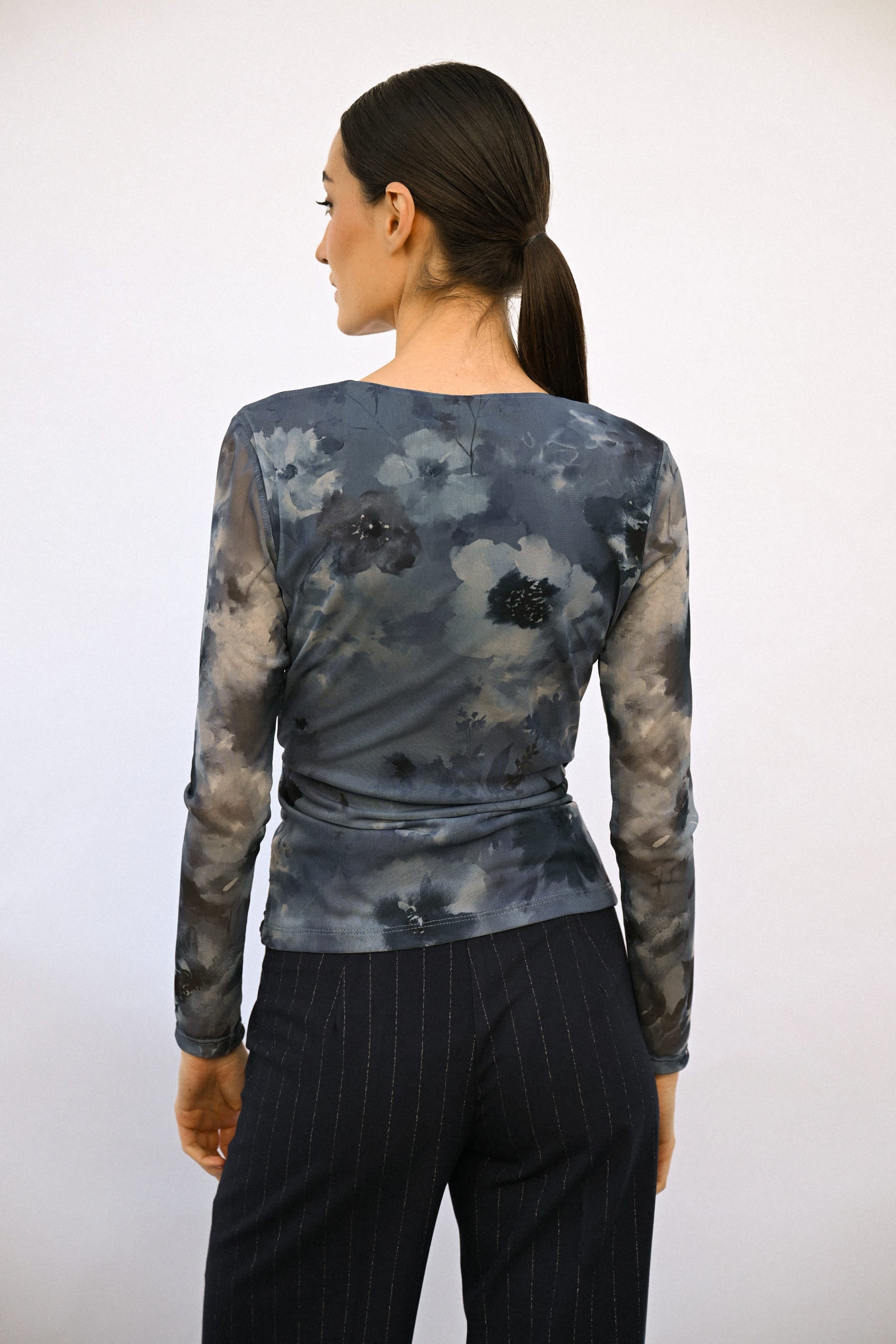 Top incrociato a stampa floreale