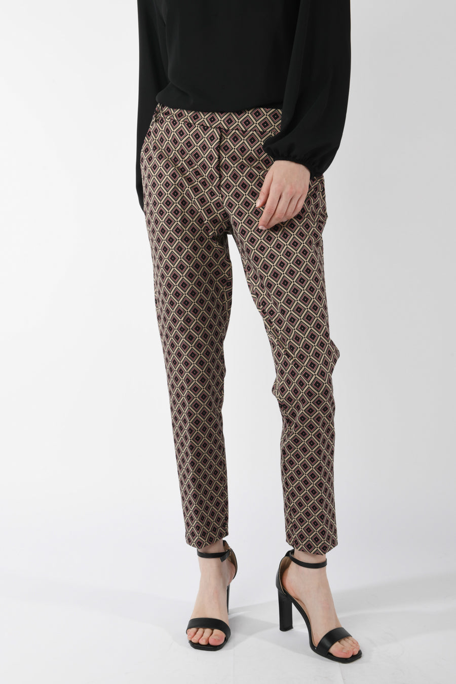 MM28FABE-23_2_2_8510f516-492b-49e0-9d58-e24a948143a1