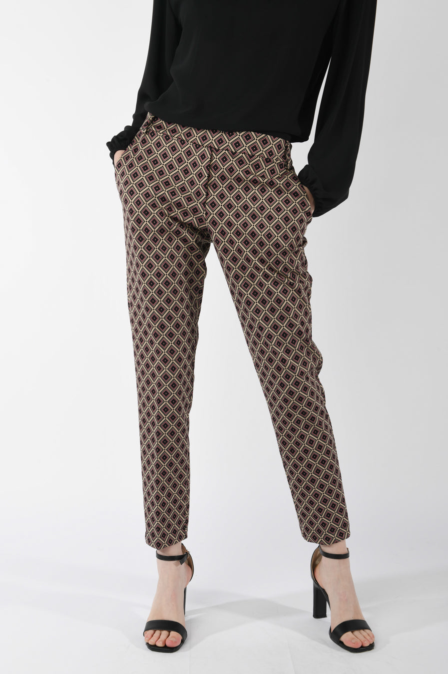 MM28FABE-23_5_5_13262b86-86e9-4d63-aad4-9e604b2debee