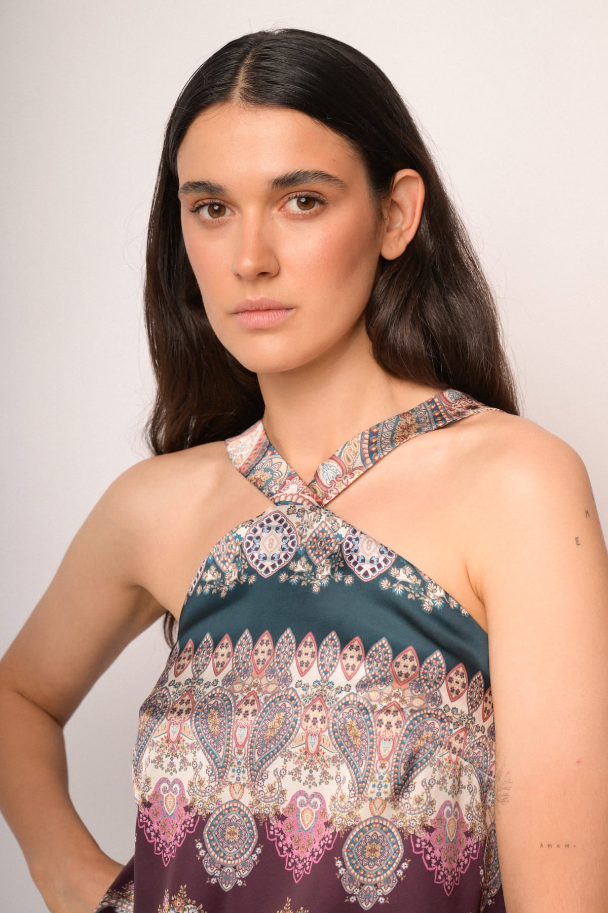 Top in raso a stampa etnica multicolor