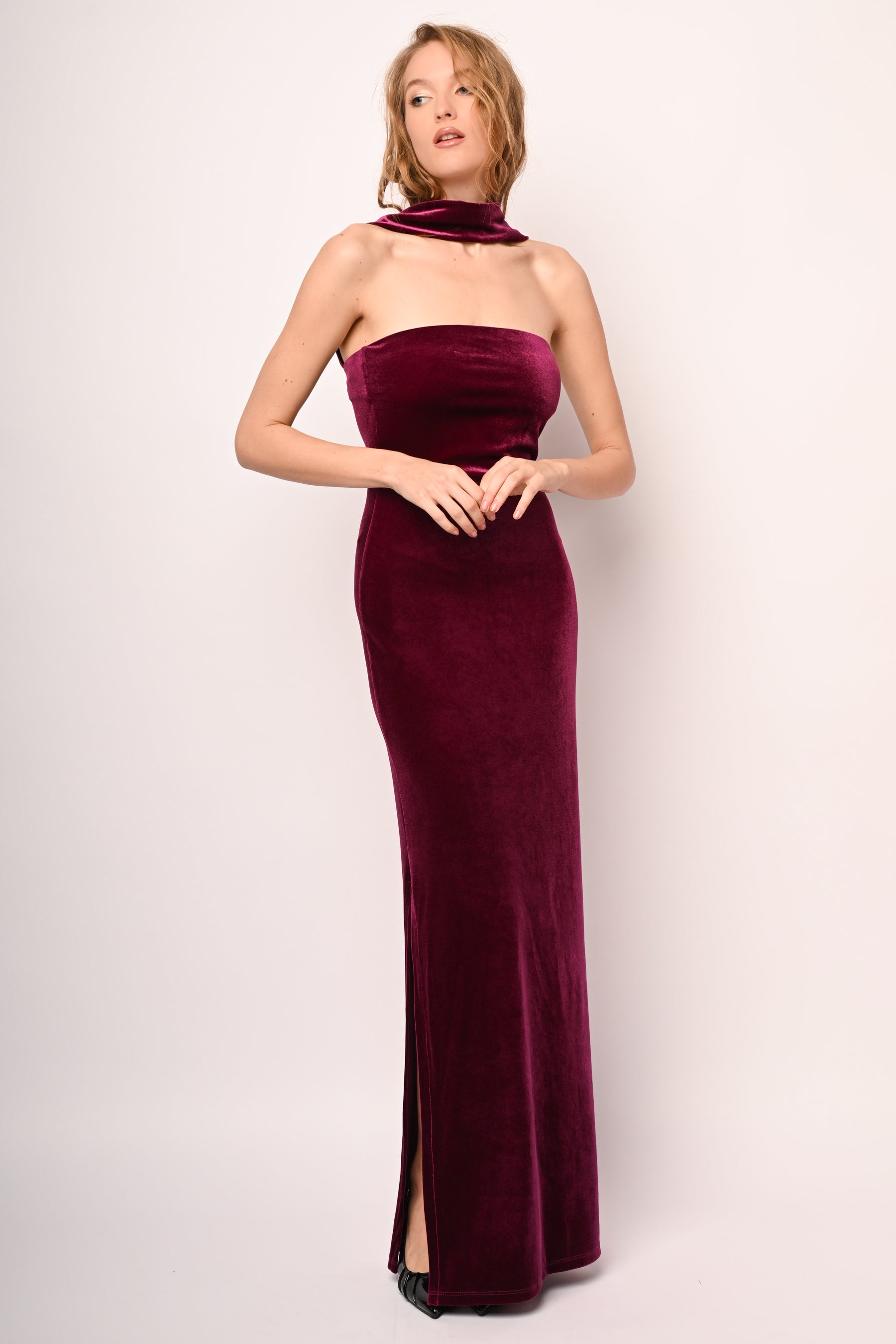 Abito lungo in velluto con fascia