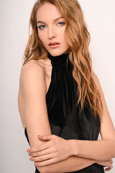 Mini abito halter in velluto