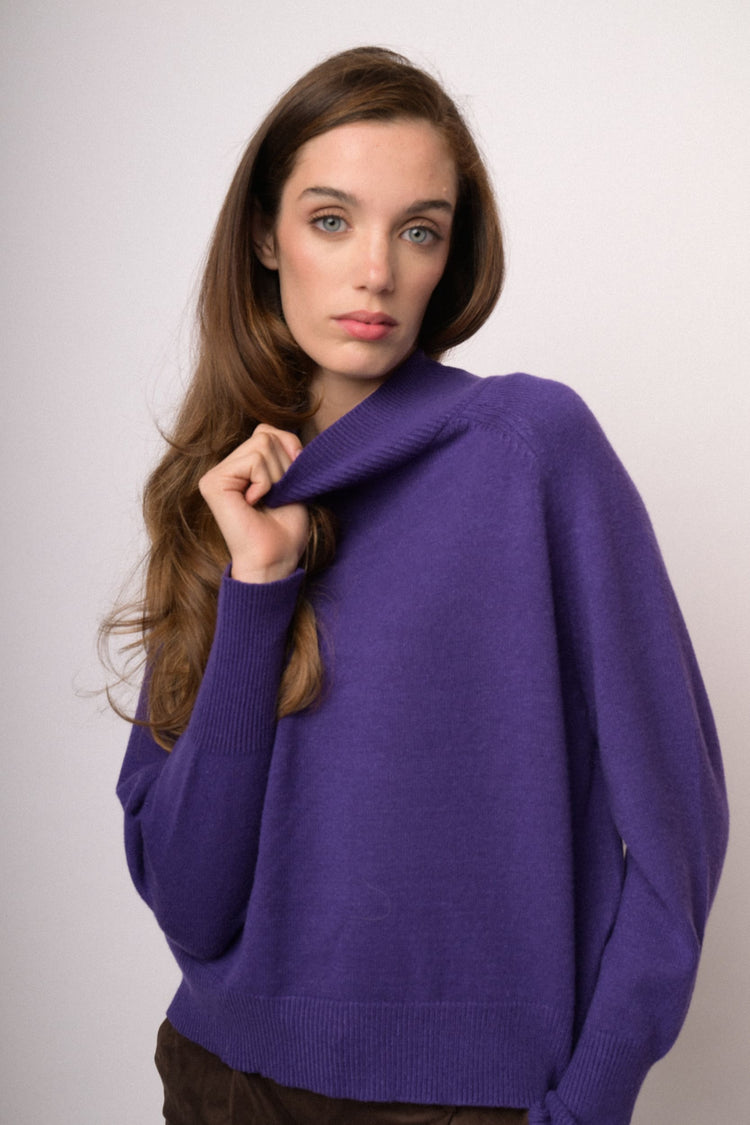 Maglia over a lupetto viola