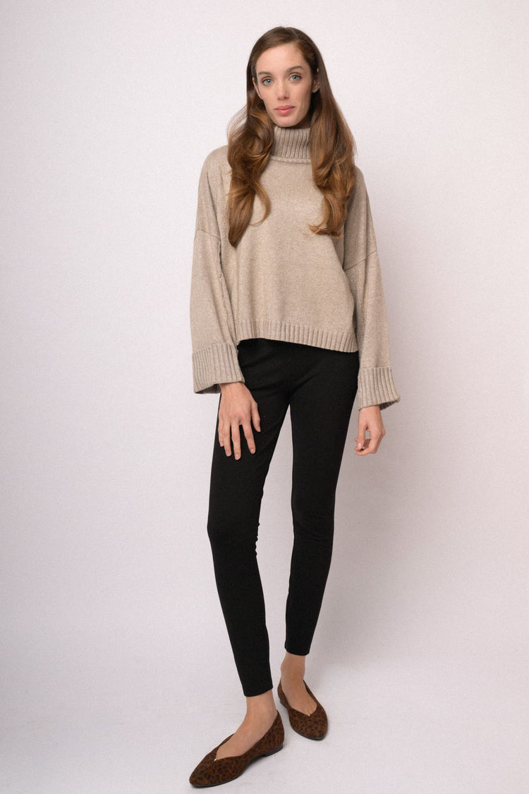 Maglia lurex a collo alto tortora