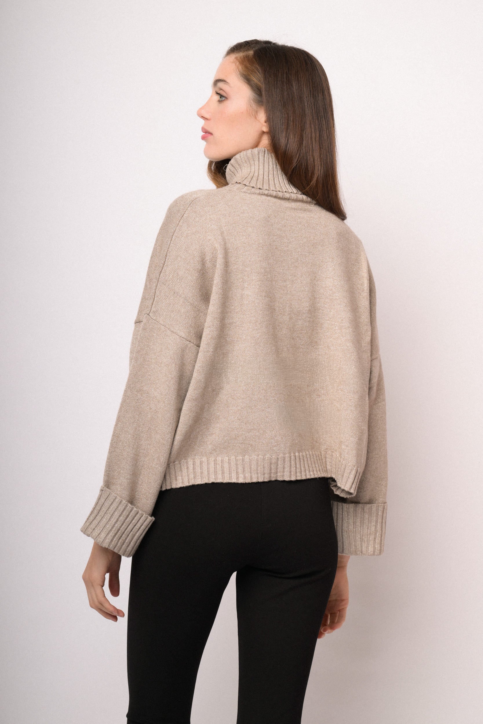 Maglia lurex a collo alto tortora