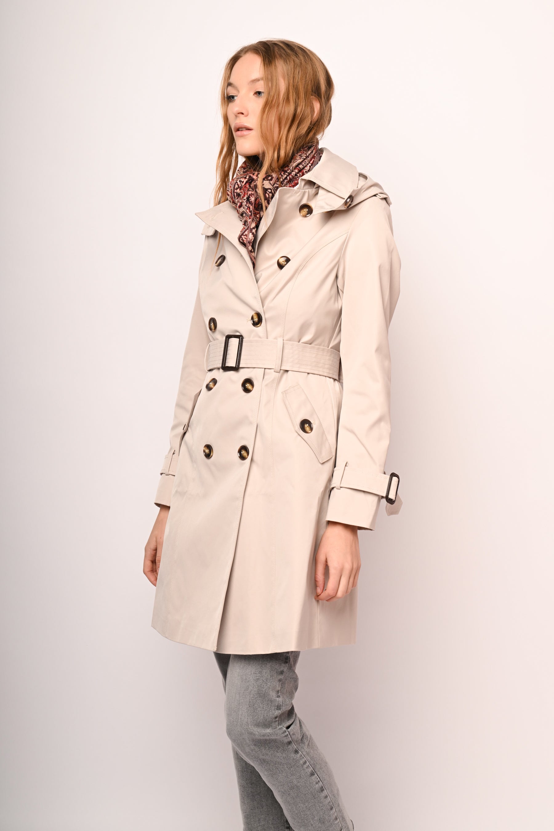 Trench doppiopetto con cappuccio