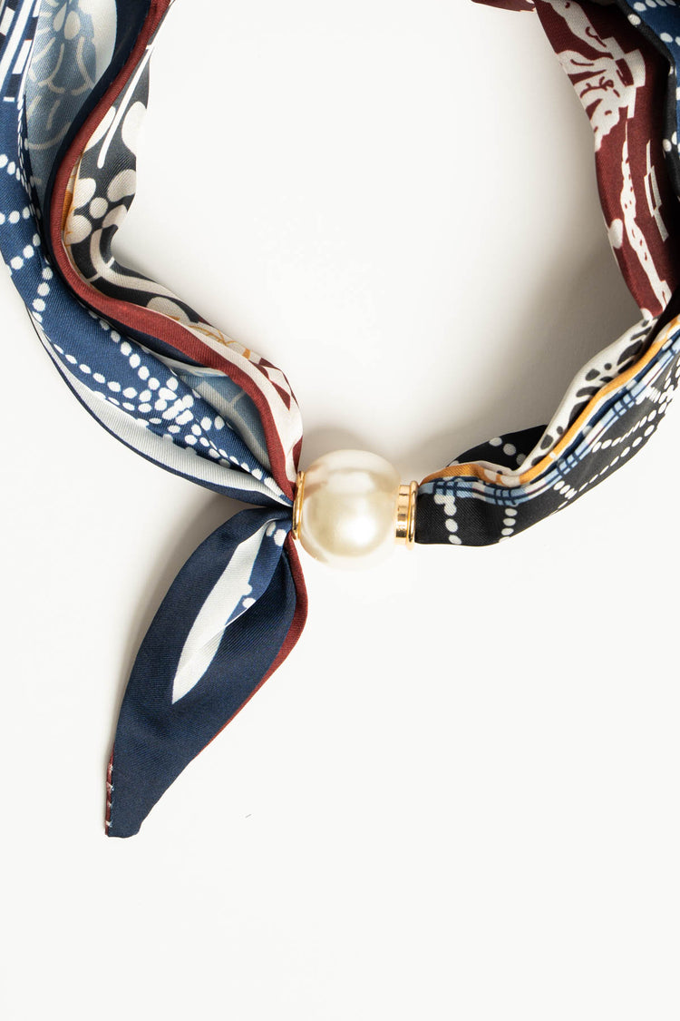 Foulard collana fiore e cachemire