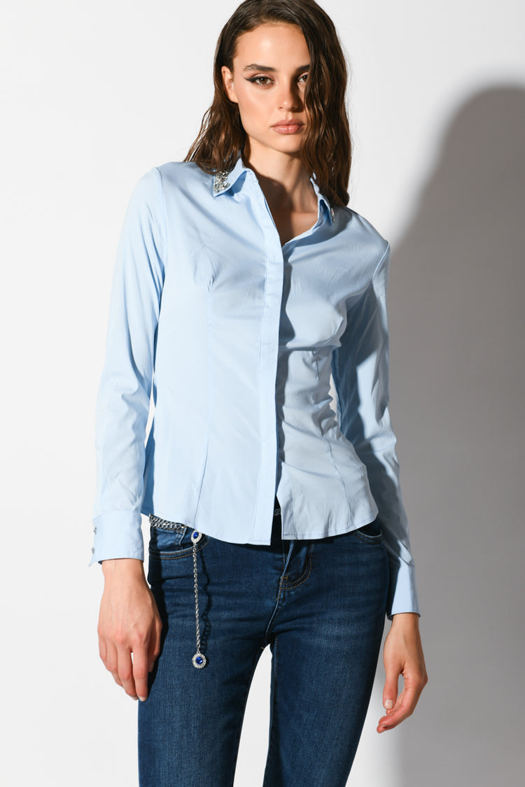 Camicia con strass al colletto
