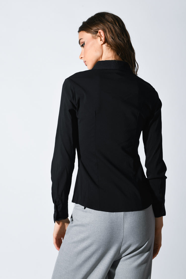 Camicia con strass al colletto