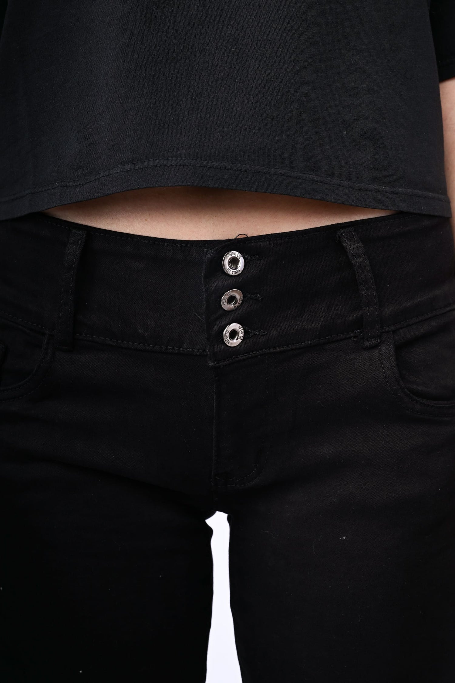 N421NE-23_5_5_f4f879d1-0c64-46bf-81fa-fe439dcc74a0