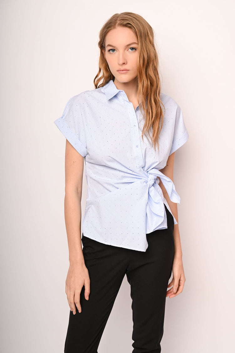 Camicia a righe con nodo e mini borchie