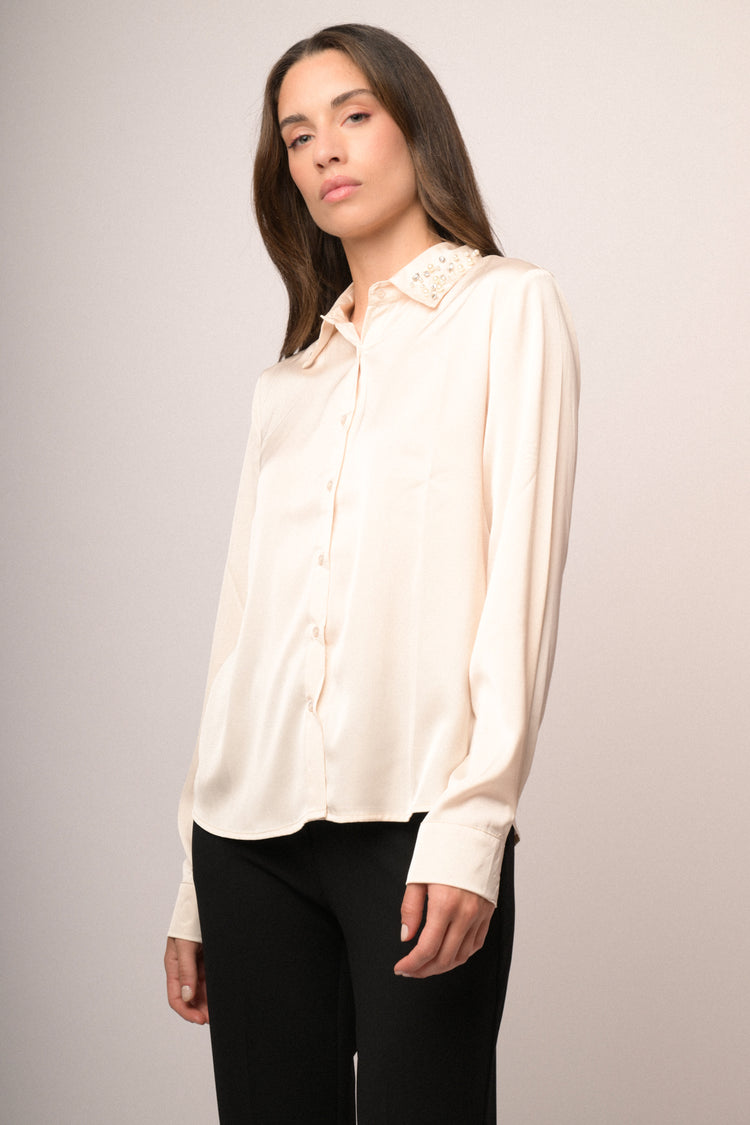 Camicia lucida con strass collo