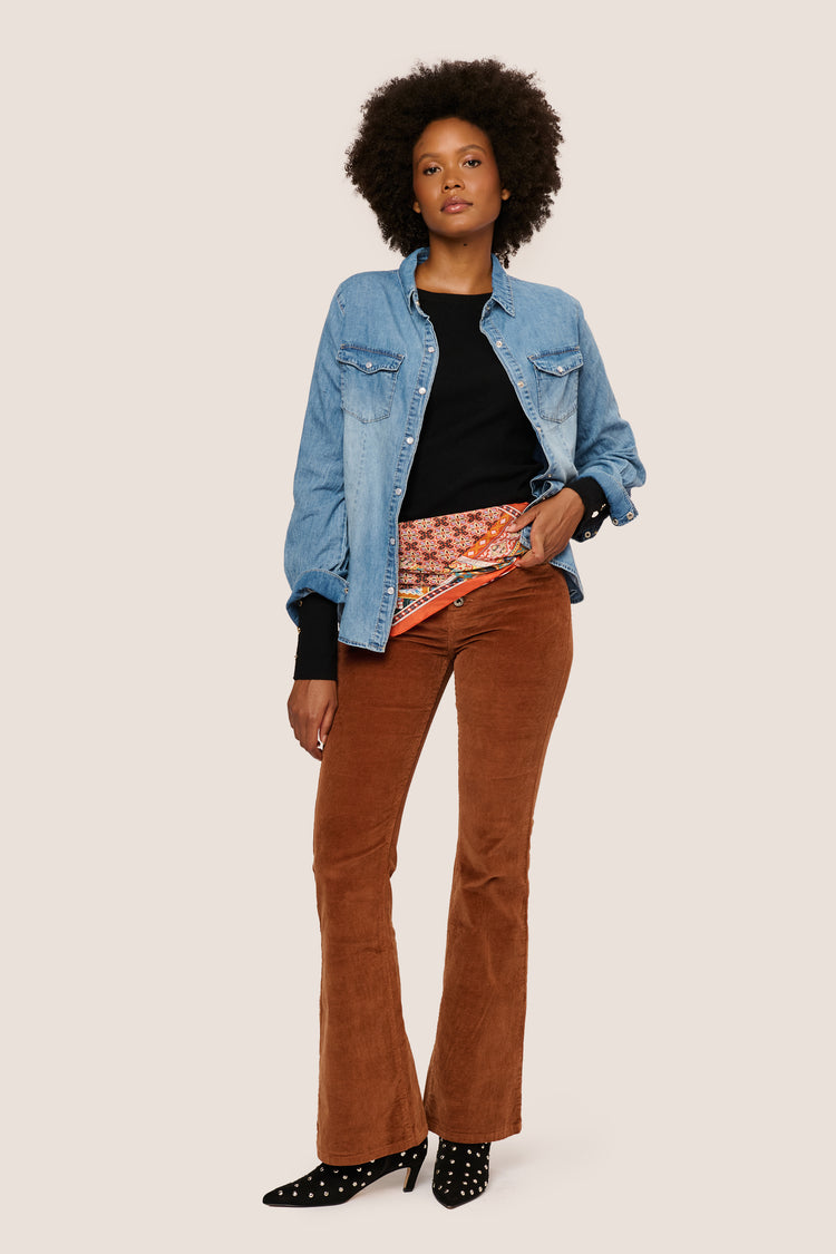 Pantaloni svasati in velluto a coste