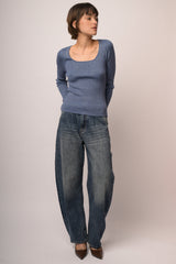 Jeans mom con cintura foulard