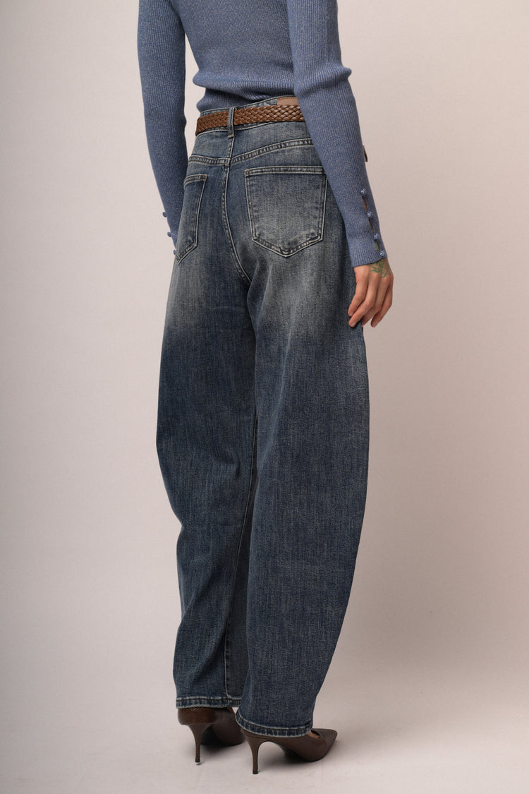 Jeans mom con cintura foulard