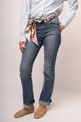 Jeans zampa con foulard