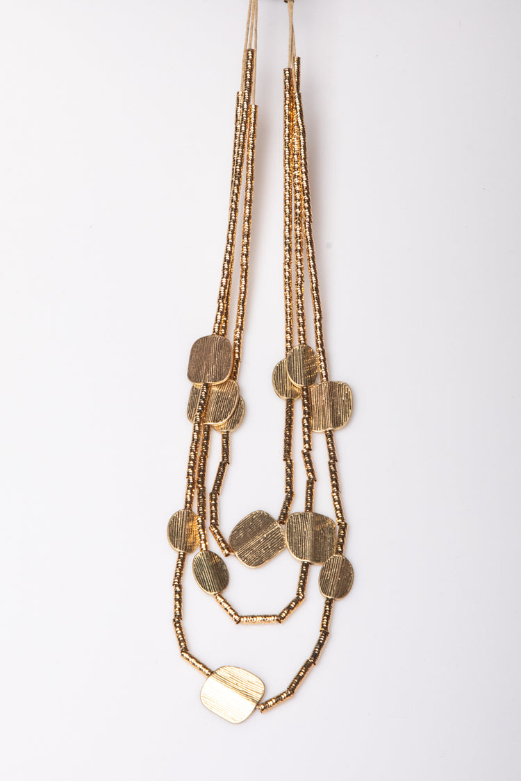 Collana multifili con piastre