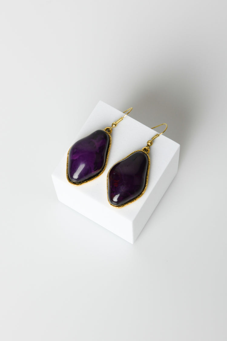 Orecchini con pendente a pietra