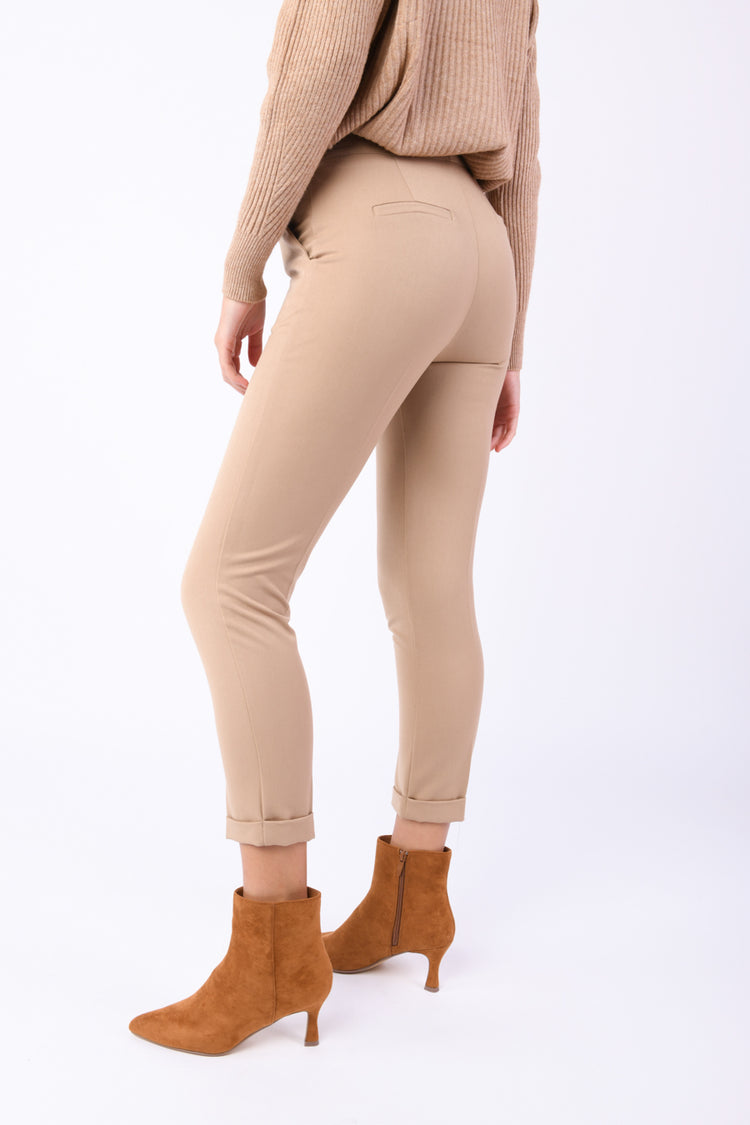 Pantaloni slim-fit con risvolto