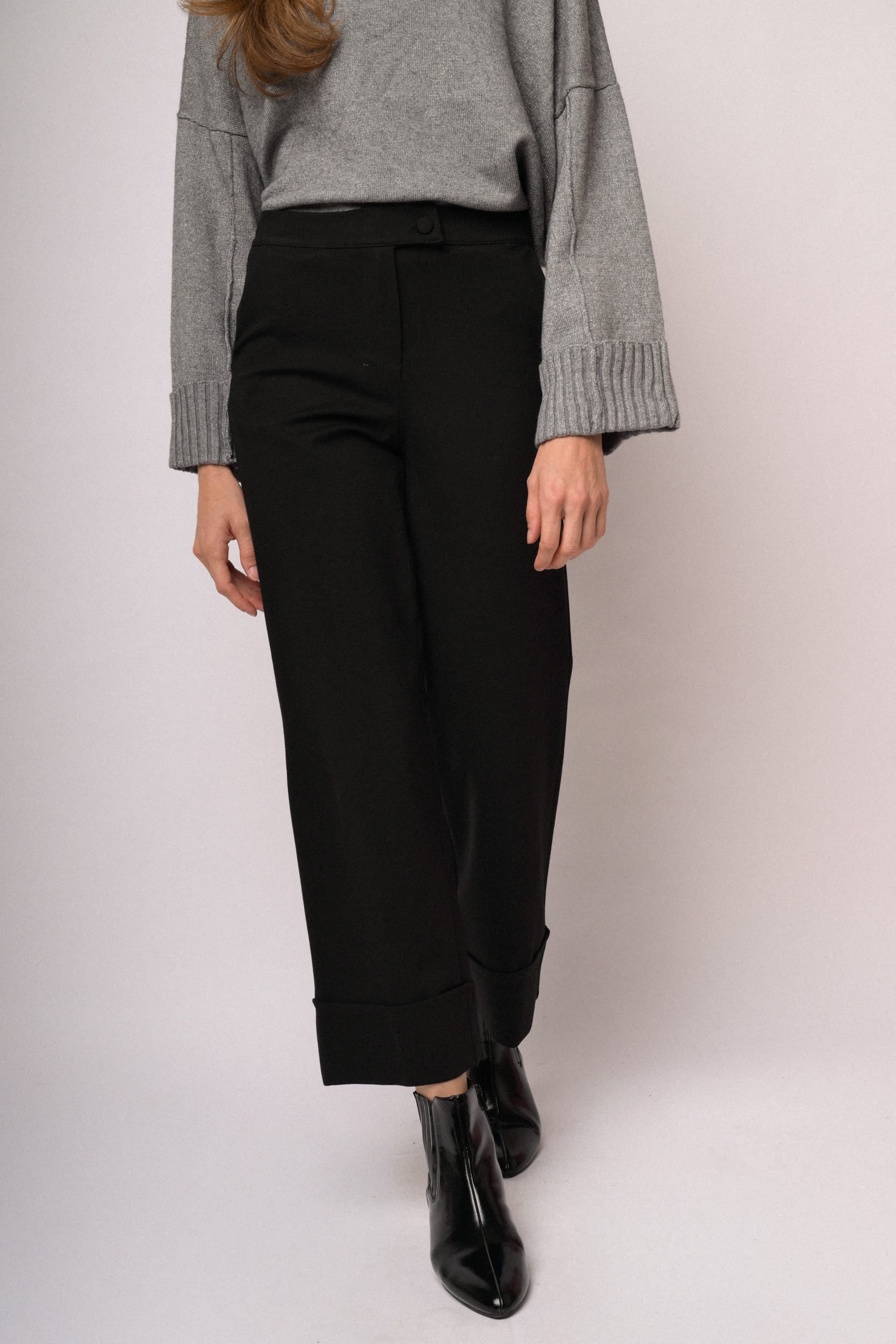 Pantaloni palazzo cropped neri con risvolto