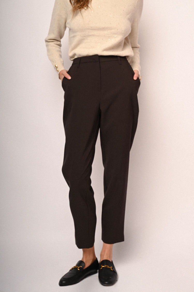 Pantaloni basic con tasche laterali