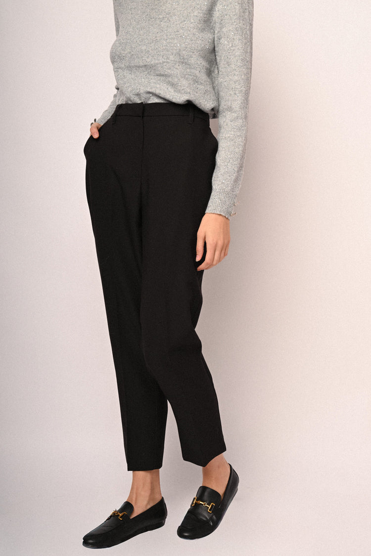 Pantaloni basic con tasche laterali