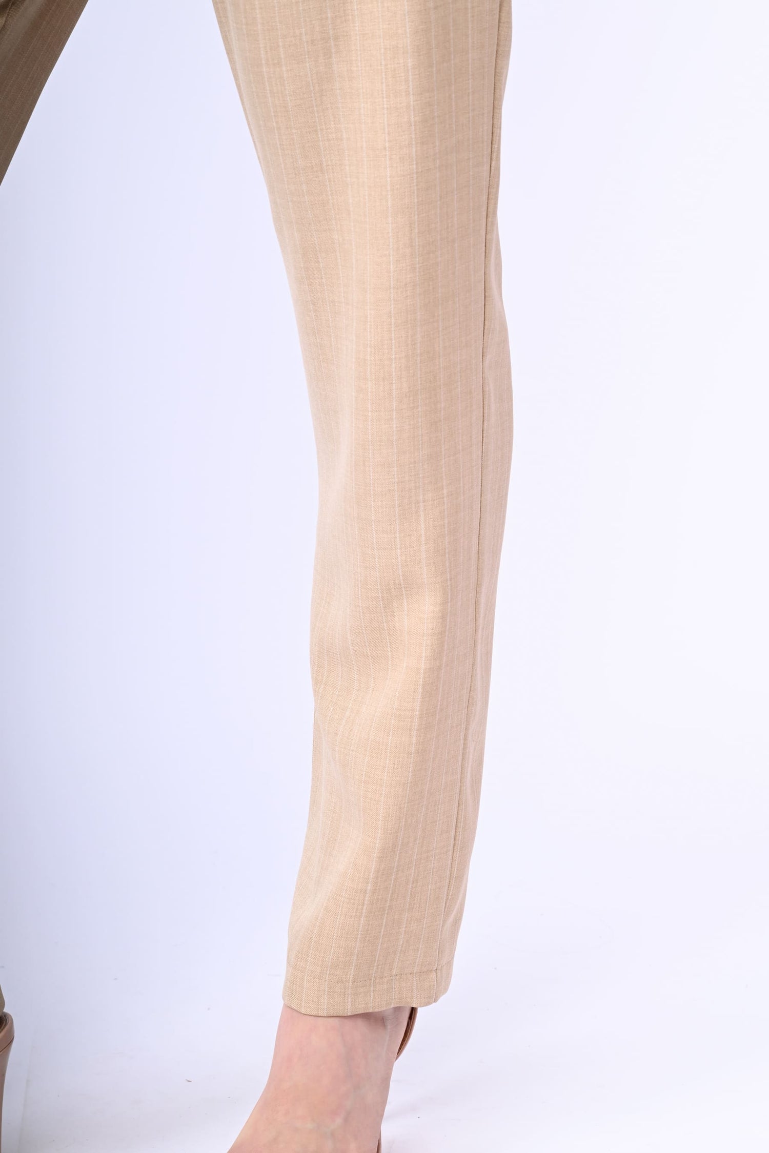 PA543FMGBE-24_4_4_0468db50-903c-493f-97a9-b00221affc89