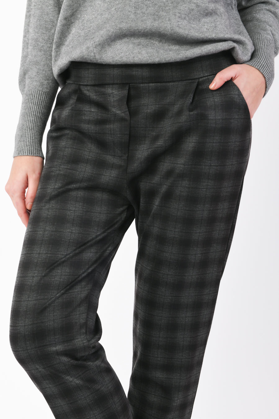 PA8311QFANE-24_4_4_123115d2-90cb-4640-bda6-87036a2c80b8