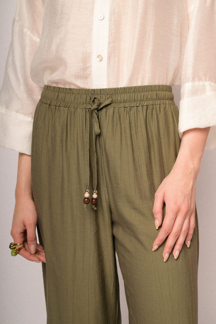 Pantaloni palazzo in viscosa oliva con vita elasticizzata