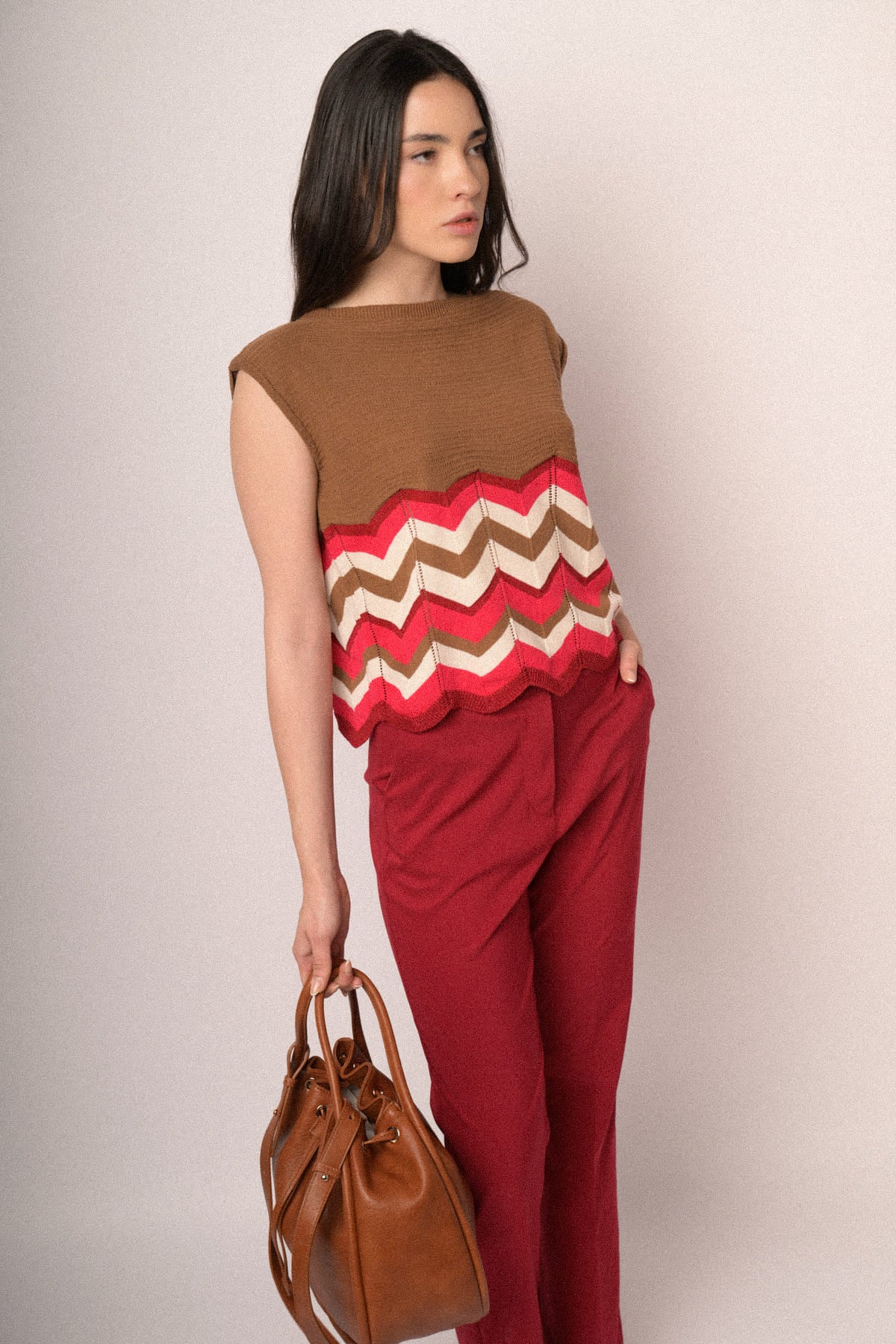 PULL016FAMO-26_1_1