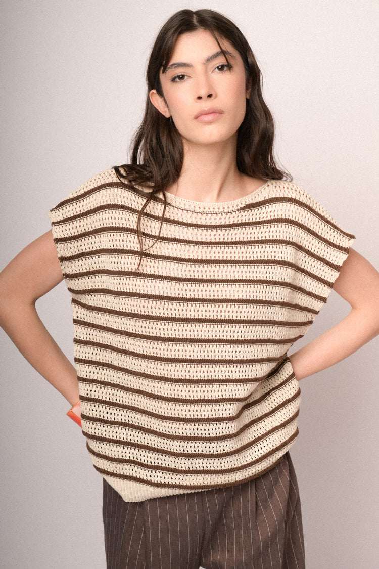 Top a righe ebano e avorio in maglia crochet