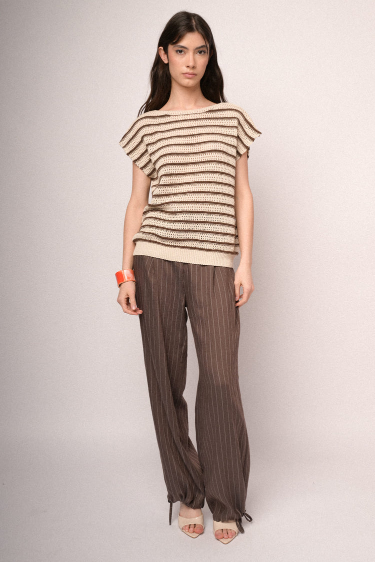 Top a righe ebano e avorio in maglia crochet