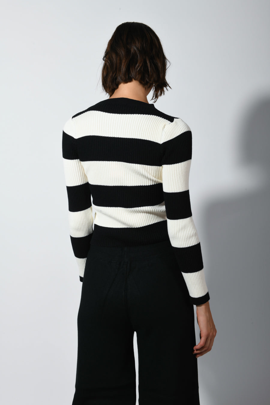 PULL47FANE-23_3_3_616873ce-68a5-4315-b9cc-311dff319f64