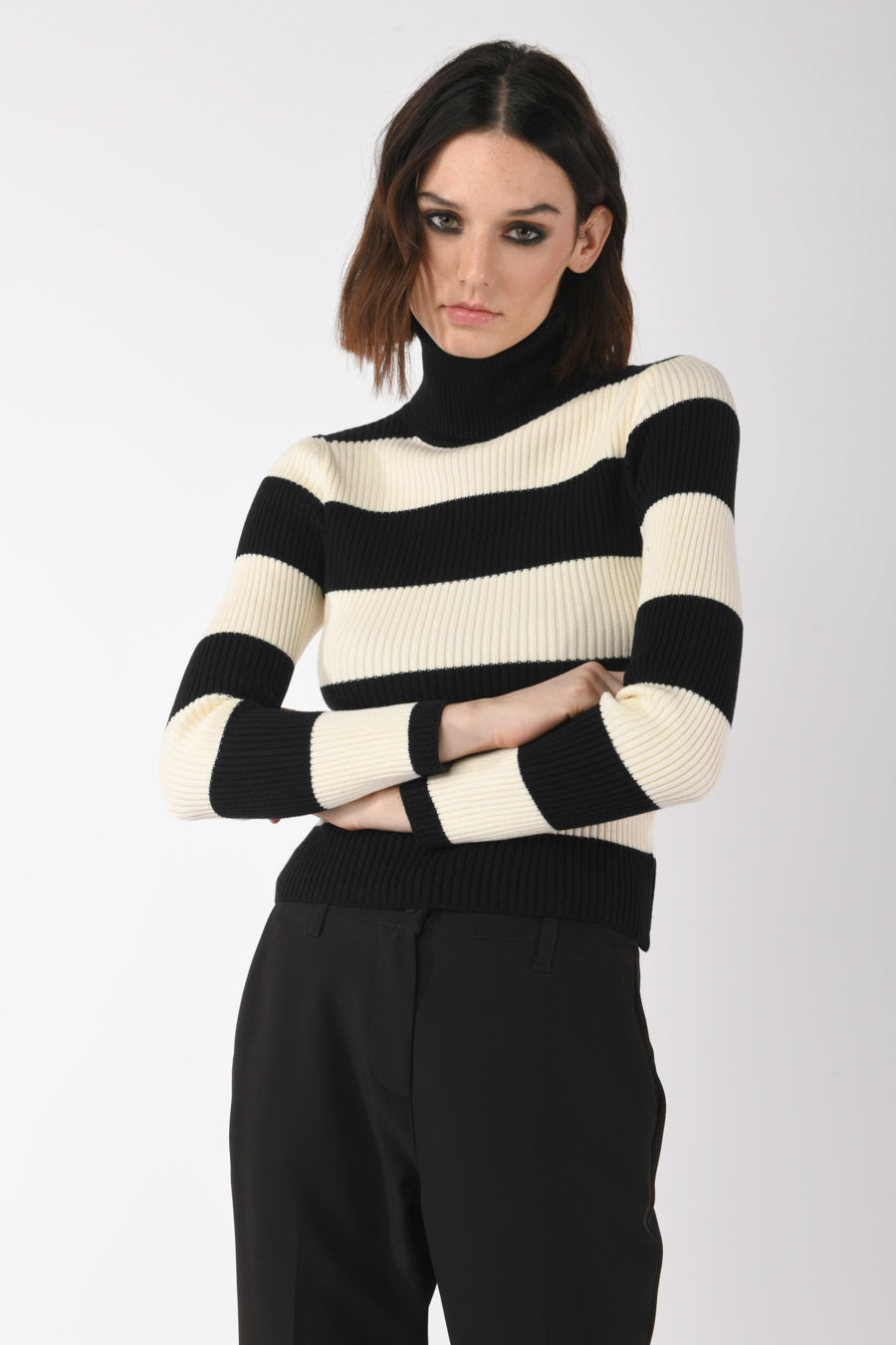 PULL48FANE-23_2_2_3903ae61-1993-4b4a-86b8-b0dbefb097de