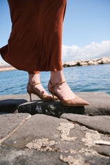 Décolleté slingback in rafia
