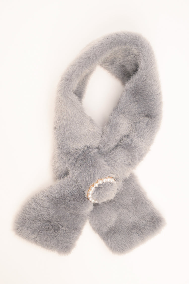 Collo peloso con fibbia rotonda grigio