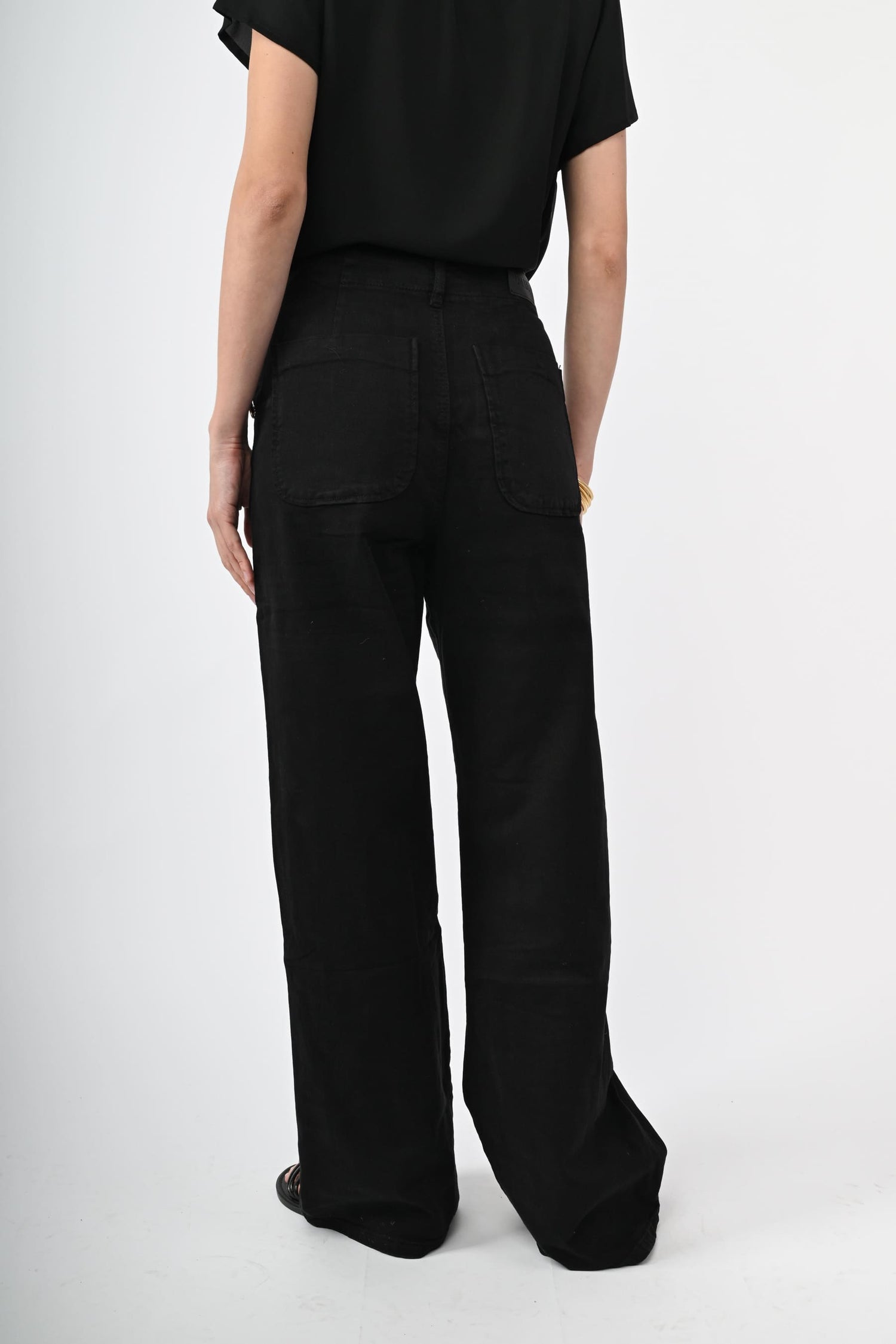 SJ1048NE-24_5_5_707068de-a609-4e8b-9c0c-84384634e9a0