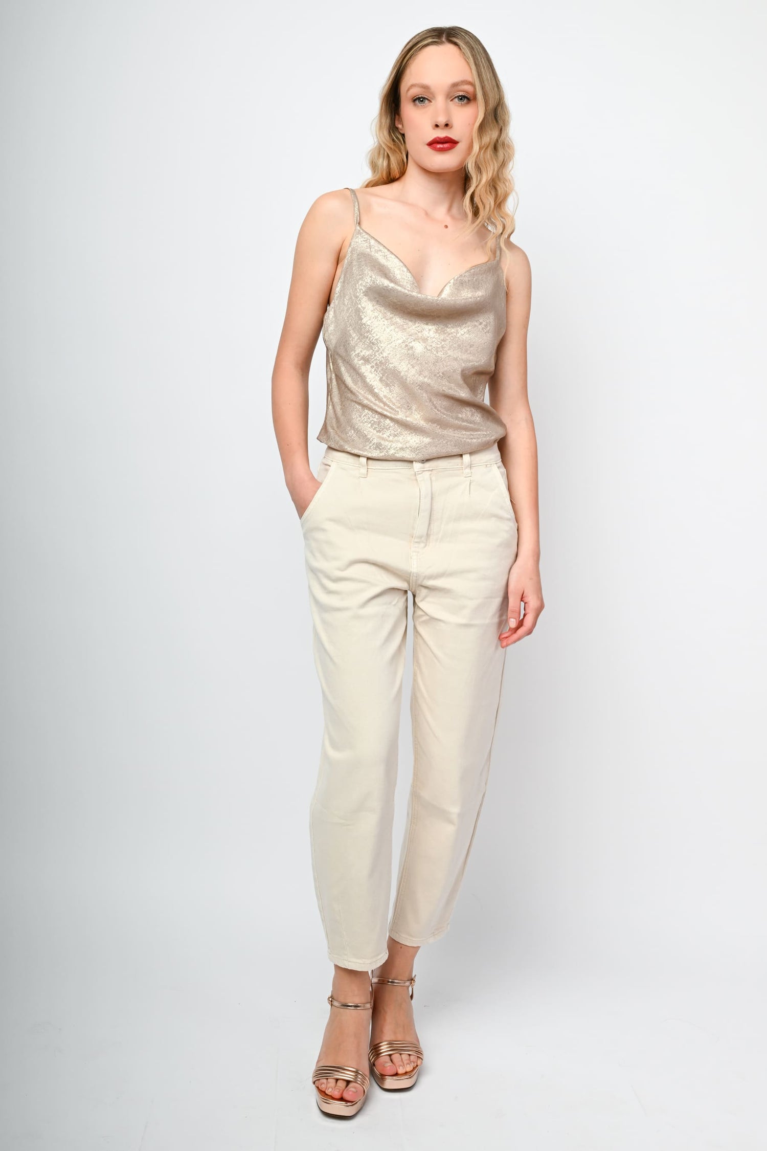 SJ652BE-24_1_1_0537821c-c3b9-4f80-b952-08b34a3d350e